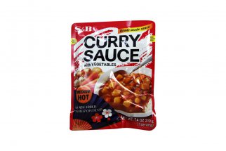 Curry en sauce prêt à l'emploi mi-fort S&B - 210 g